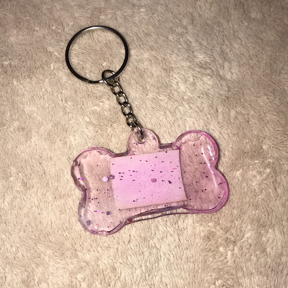 Custom epoxy bone 🦴 Scooby-Doo and the whole gang keychain by Me - Picture 2 of 3